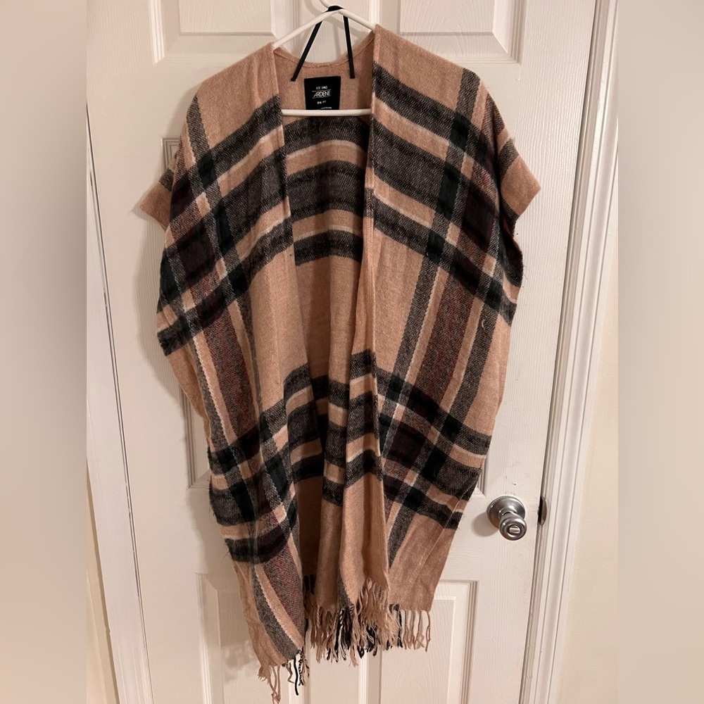 Poncho/Shaw